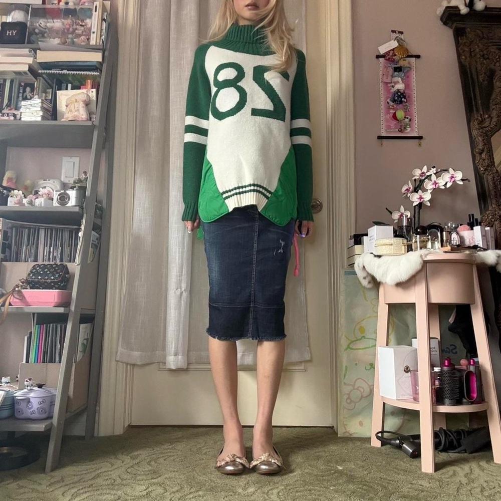 NWT Taiwanese Brand Man Ge Mu green & white varsity striped style knit sweater